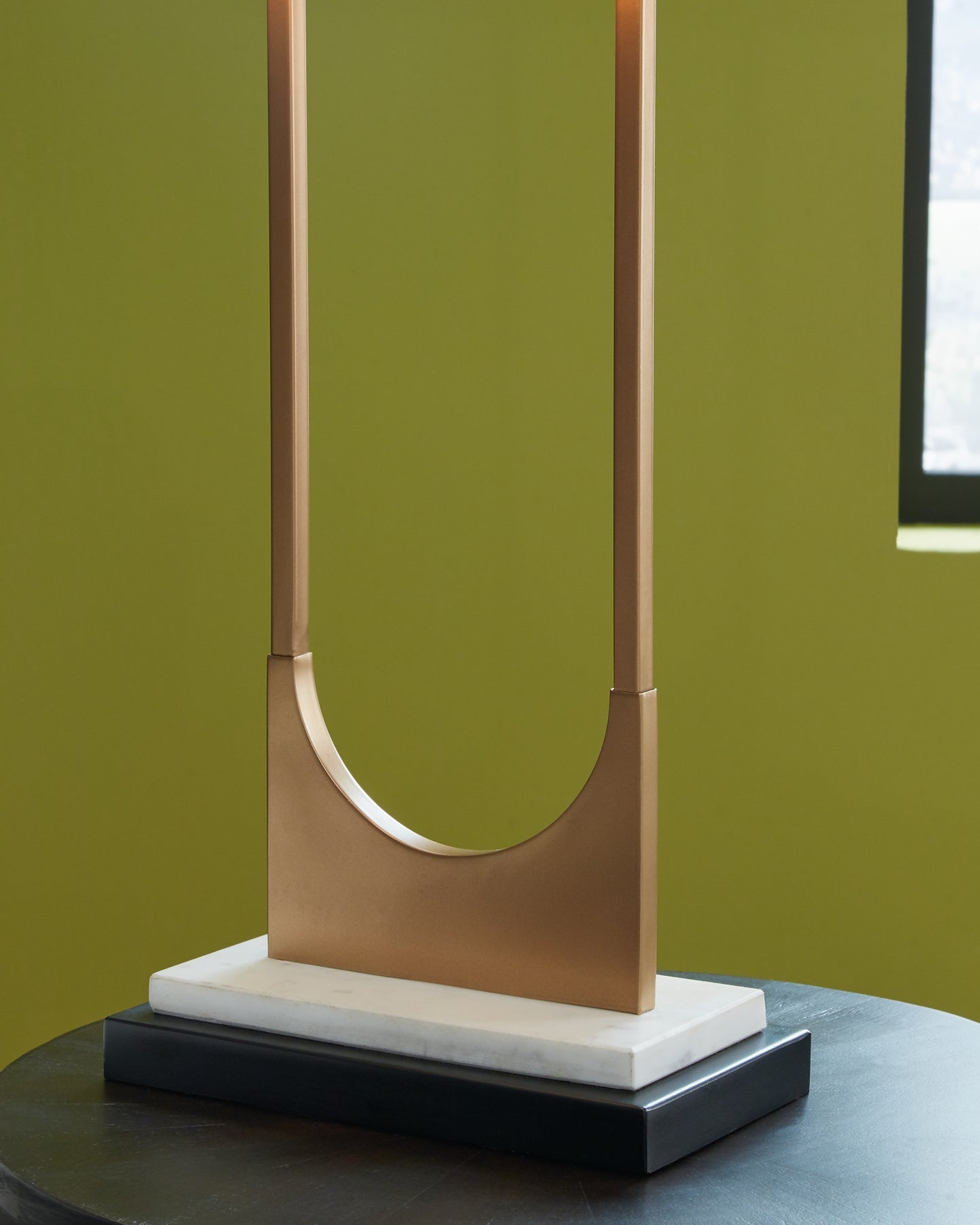 Malana Metal Table Lamp (1/CN) Smyrna Furniture Outlet