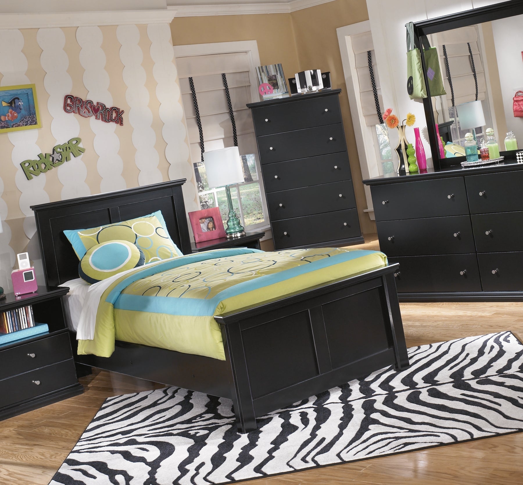 Maribel Queen Panel Bed Smyrna Furniture Outlet