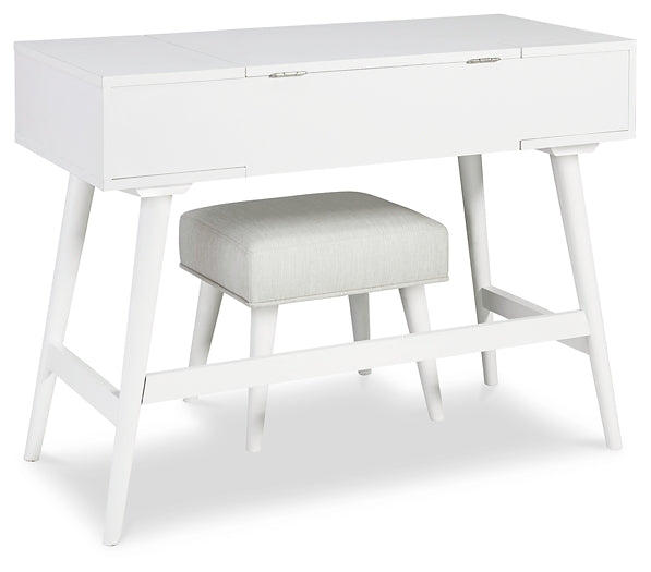 Thadamere Vanity/UPH Stool (2/CN) Smyrna Furniture Outlet