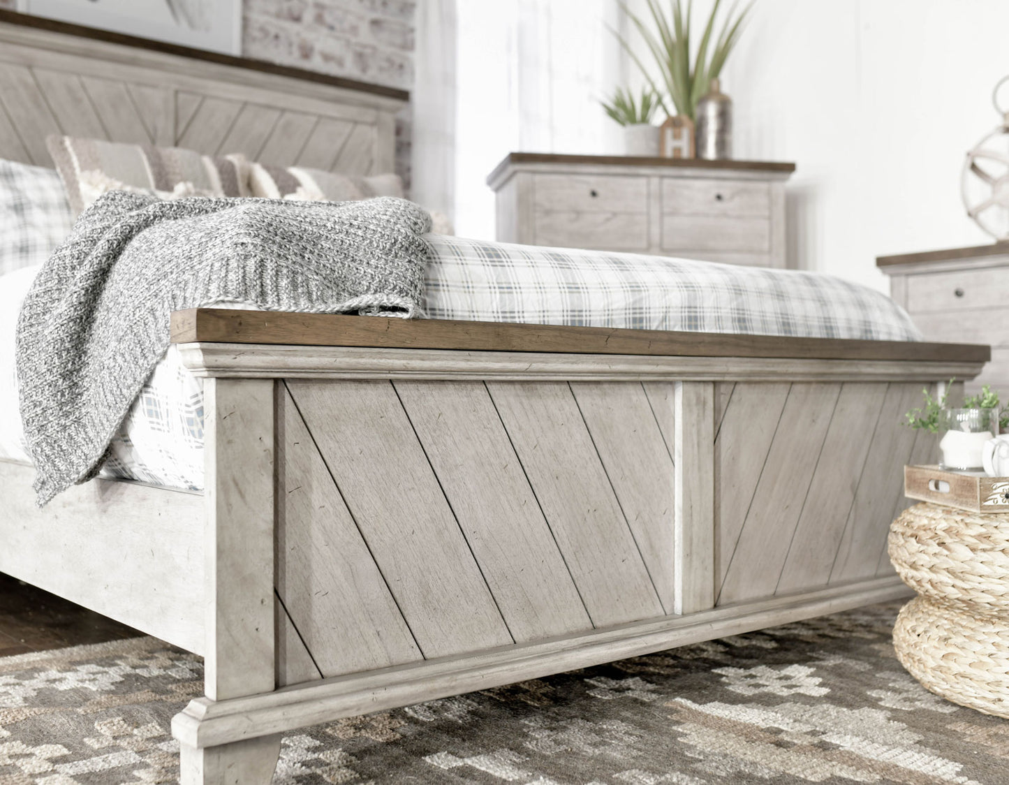 Bear Creek King Bedroom Set
