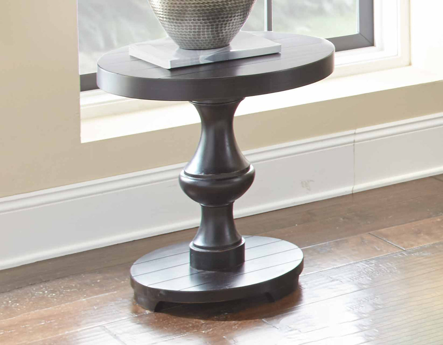 Dory, Round End Table