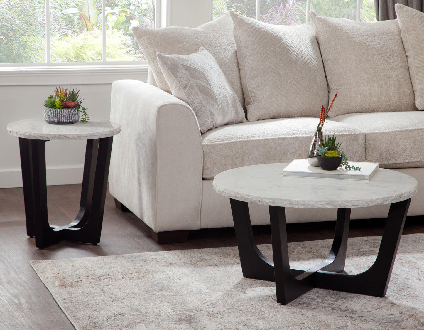 Chrissy 20″ Round White Marble End Table