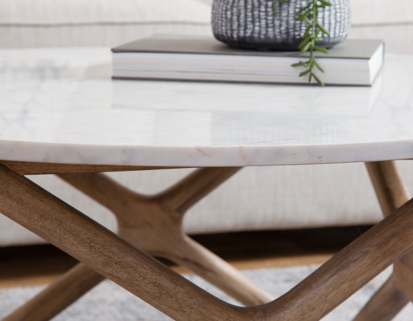 Wyman Banswara 36″ Round White Marble Top Cocktail Table