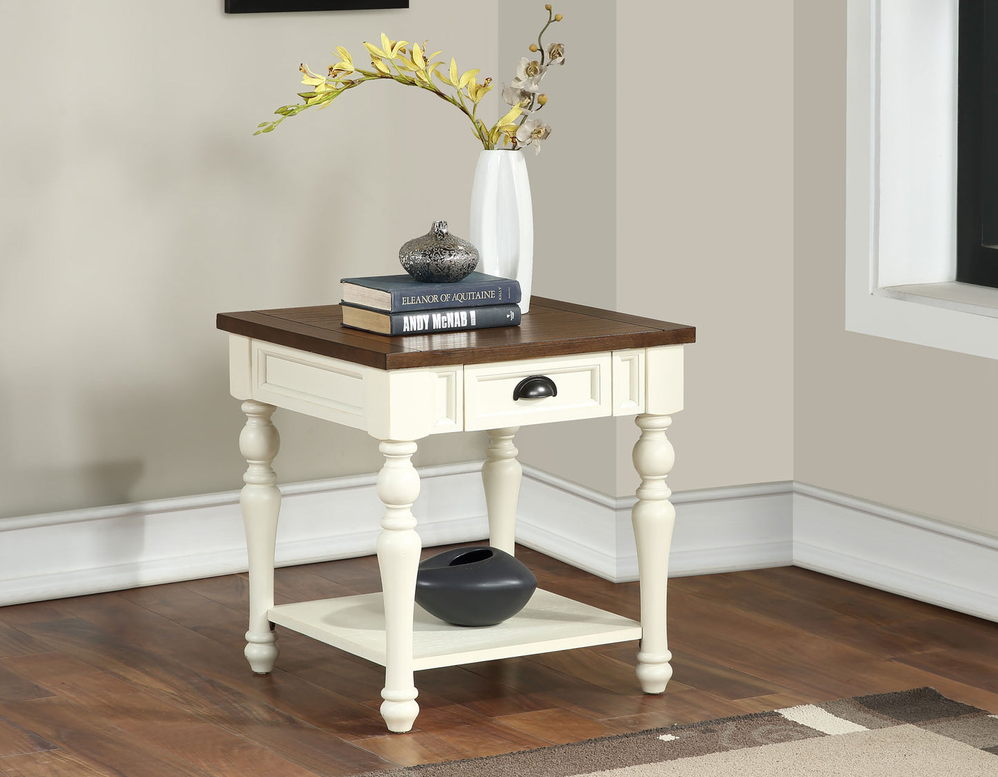 Joanna

Cocktail Table, Castered
End Table