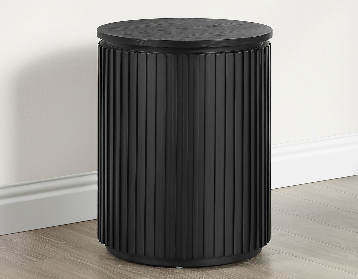 Colvin, Black

Cocktail Table, Castered
End Table