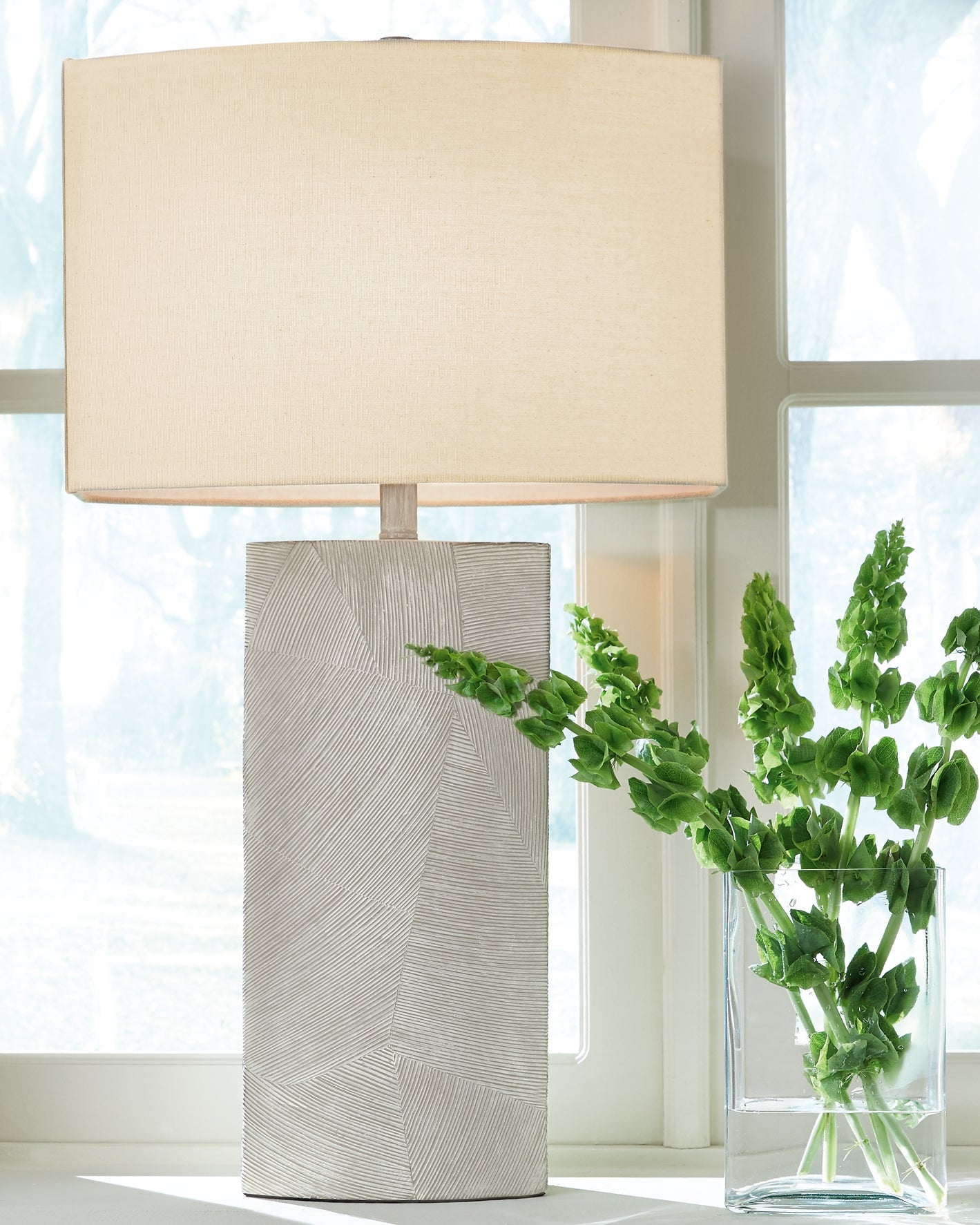 Bradard Poly Table Lamp (1/CN) Smyrna Furniture Outlet