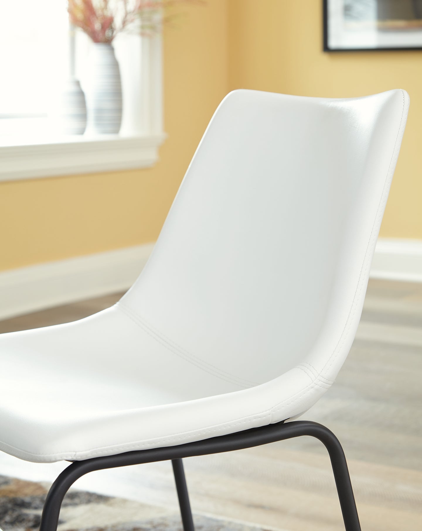 Centiar Dining UPH Side Chair (2/CN) Smyrna Furniture Outlet