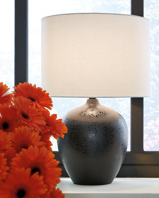 Ladstow Ceramic Table Lamp (1/CN) Smyrna Furniture Outlet