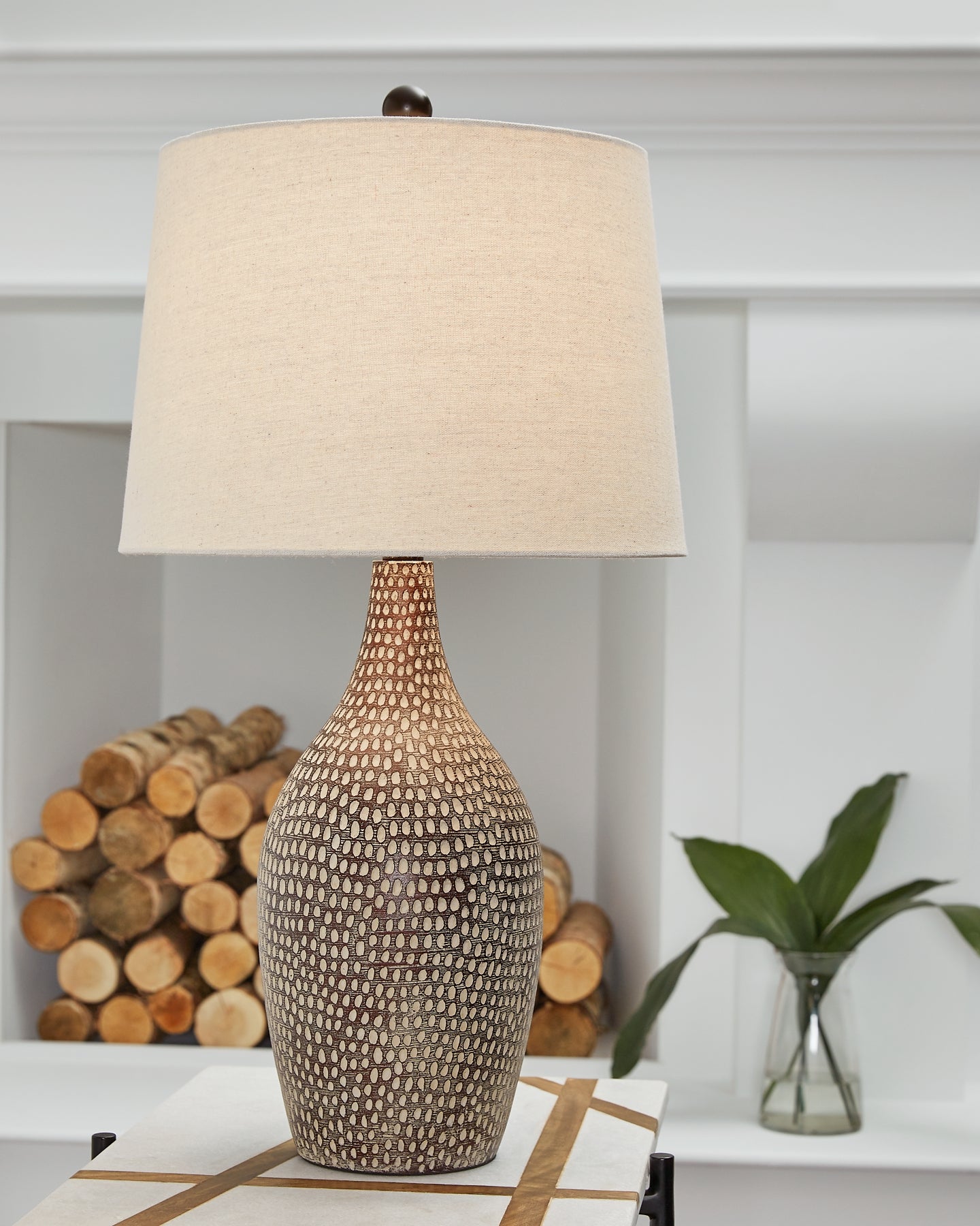 Laelman Poly Table Lamp (2/CN) Smyrna Furniture Outlet